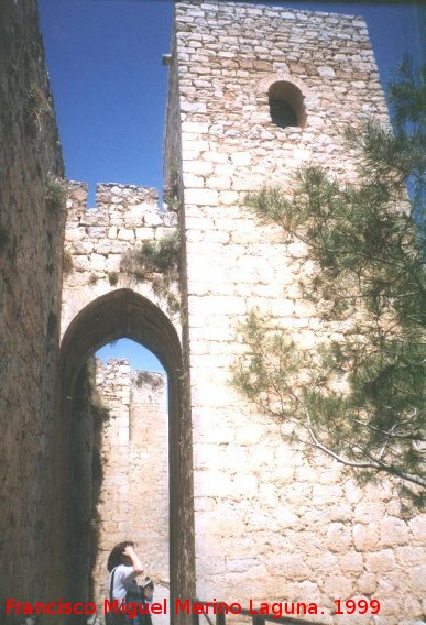 Castillo Nuevo de Santa Catalina - Castillo Nuevo de Santa Catalina. Torren y arco siguiente al de Santa Catalina