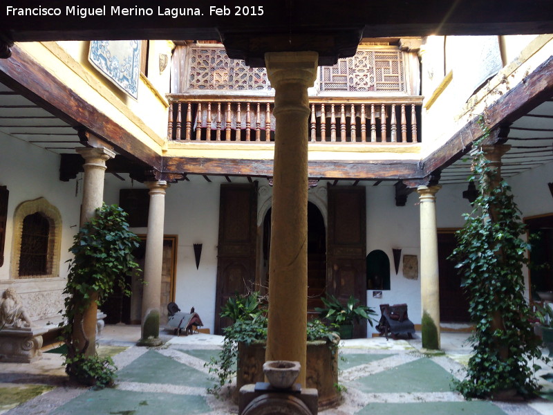 Palacio de los Granada Venegas - Palacio de los Granada Venegas. Patio