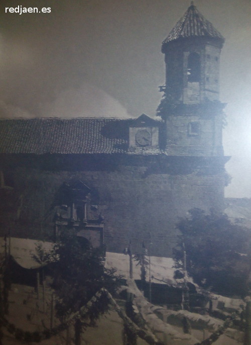 Plaza de la Iglesia - Plaza de la Iglesia. Foto antigua con el reloj