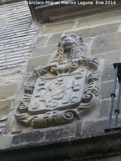 Palacio de Villarreal - Palacio de Villarreal. Escudo izquierdo