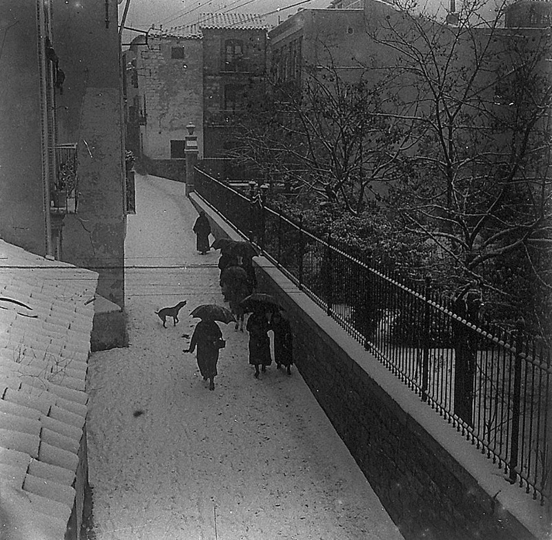 Calle Almendros Aguilar - Calle Almendros Aguilar. Foto antigua. A la altura del Convento de los ngeles