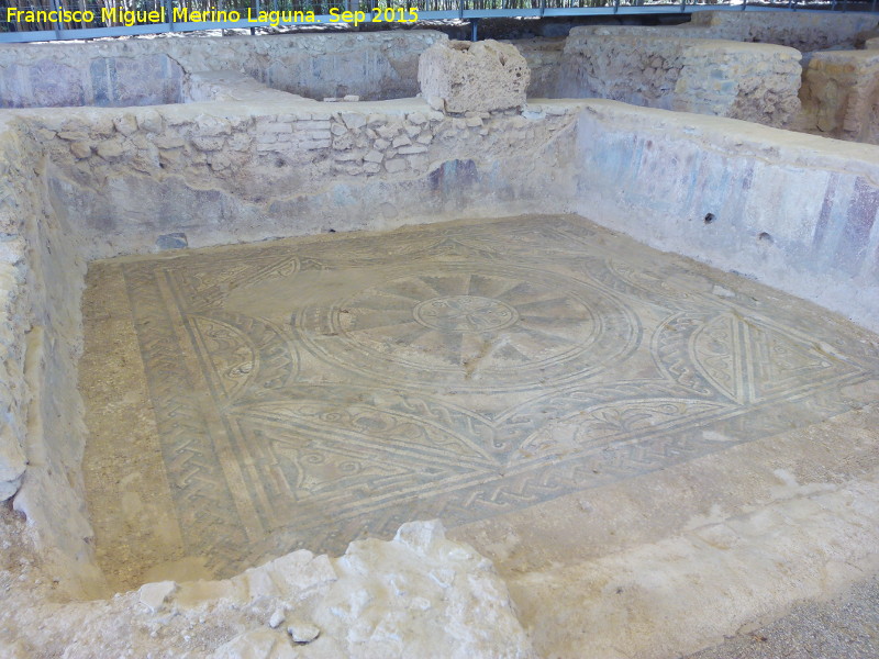 Villa romana de El Ruedo - Villa romana de El Ruedo. Habitacin con mosaicos y frescos