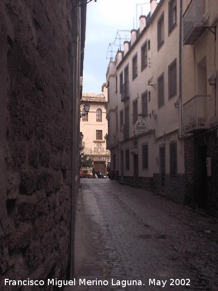 Calle Merced Alta - Calle Merced Alta. Palacio de los Quesada-Ulloa al fondo y la Merced a la Izquierda