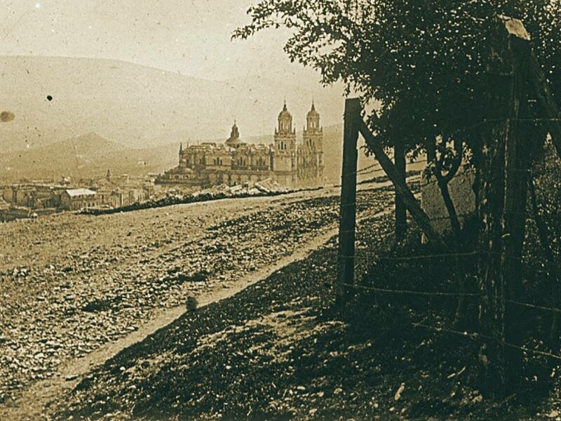 Catedral de Jan - Catedral de Jan. Foto antigua. Desde la Carretera de Circunvalacin