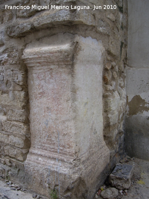 Iglesia de la Magdalena - Iglesia de la Magdalena. Restos romanos integrados en la iglesia