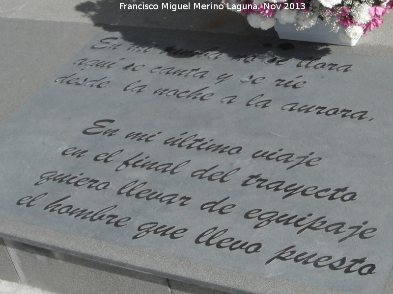 Mausoleo de Juanito Valderrama - Mausoleo de Juanito Valderrama. Epitafio