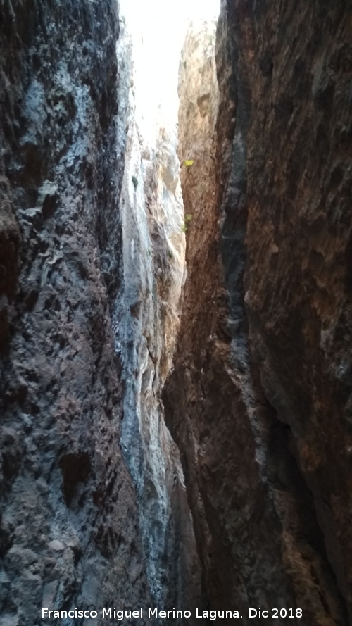 Paso de la Serrezuela - Paso de la Serrezuela. Paredes rocosas