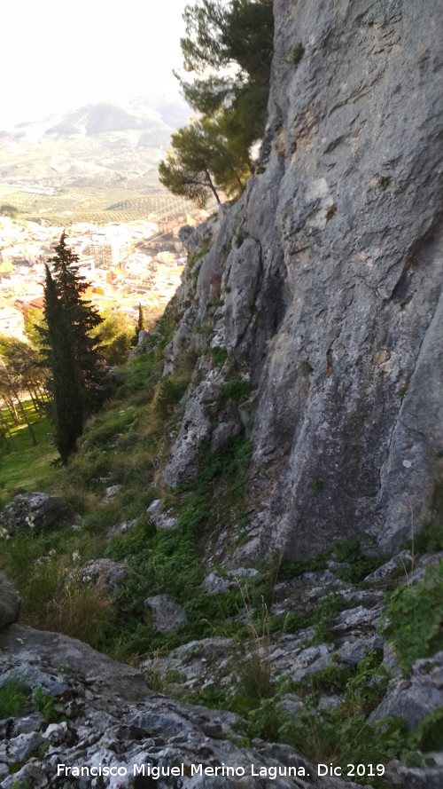 Cerro de Santa Catalina - Cerro de Santa Catalina. Paredes rocosas de la ladera norte
