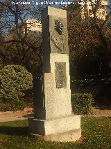 Monumento a Emilio Cebrin. 