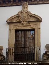 Palacio del Duque de Medina Sidonia. Escudo de los Armenta y puertas de cristalillos