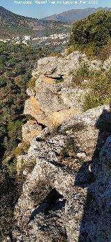 Necr�polis del Banco. Arbuniel al fondo
