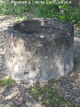 Almazara romana del Cerro de los Vientos. Pieza ubicada en la Cortijada de Gil de Olid