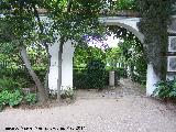 Palacio de Viana. Patio de la Alberca. Arcos que lo separan del Jardn