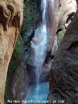 Cueva del Agua. Cascada