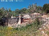 Fuente de Montefuerte. Albarca y al fondo el pico del frontn de la fuente