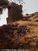 Castillo de Arenas. Recinto Inferior. Torren de la puerta izquierdo