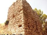 Castillo de Arenas. Recinto Inferior. Torren con habitculo de la puerta del castillo