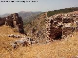 Castillo de Arenas. Recinto Inferior. Torren de tapial y el Torren Suroeste