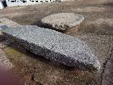 Paseo de las Estrellas del Aire de El Ojuelo. Piedras de molino haciendo de bancos