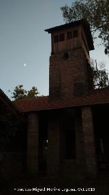Torre de Perdigones de la Cruz. Con la Luna