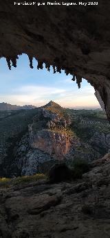 Pinturas rupestres de la Cueva de los Molinos. Amaneciendo en la cueva