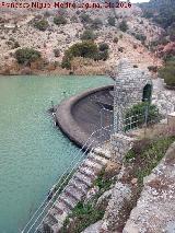 Pantano del Gaitanejo. Presa grande