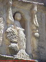 Iglesia de San Pedro. Estatua derecha de la portada sur