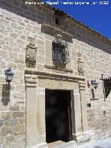 Palacio de los Melgarejo o de las Manillas. Portada