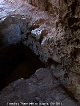 Castillo de Torres. Detalle de las escaleras con el piso de la saetera