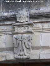 Palacio de los Medinilla. Clave y ao de la portada izquierda