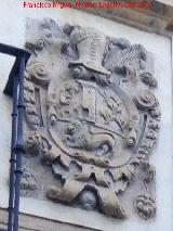 Casa de la Calle de las Monjas n 17. Escudo izquierdo