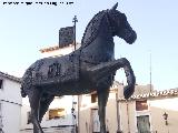 Monumento al Caballo del Vino. Estatua