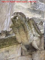 Iglesia de San Isidoro. Grgola de la portada izquierda