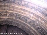 Iglesia de San Isidoro. Detalle de la portada izquierda