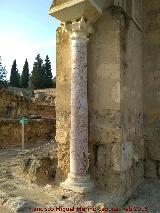 Medina Azahara. Gran Prtico Oriental. Columna