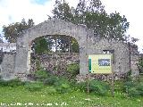 Poblado de la Lancha. Puerta de acceso al pueblo