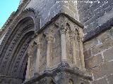 Iglesia de San Pablo. Portada de los Carpinteros. Columnas