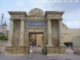 Puerta del Puente. Extramuros