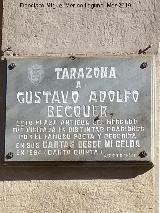 Placa a Gustavo Adolfo Becquer. 