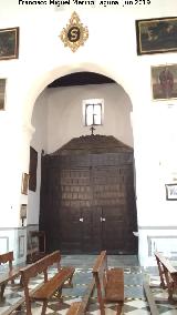 Iglesia de San Pedro y San Pablo. Interior. Puerta lateral