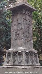 Monumento a Mariana Pineda. Pedestal