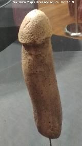 Abrigo de La Madeleine. Falo en piedra. 30.000 aos. Reproduccin de la pieza original. Paleomgina - Bedmar