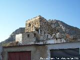 Castillo de la Villa. Torre Almedina. Se pueden apreciar como los dos lienzos de muralla parten del torren