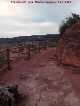 Pilar del Algarrobo. Camino que llega hasta la fuente