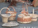 Artesana del mimbre. Mimbre