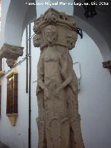 Templete de la Virgen de los Dolores. Columna