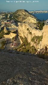 Castillo de Santa Brbara. Muralla norte del tercer y cuarto recinto