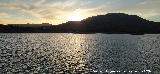 Pantano del Guadal�n. Atardeciendo