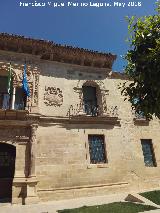 Ayuntamiento de Baeza. Parte derecha de la fachada