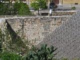 Edificio entre la Calle Luis de Molina y la Calle San Antn. Paredes de piedra del patio